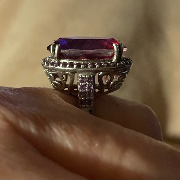 ***GENUINE ORIENTAL RUBY -HUGE STATEMENT RING-SIZE 7*** - Picture 9 of 16